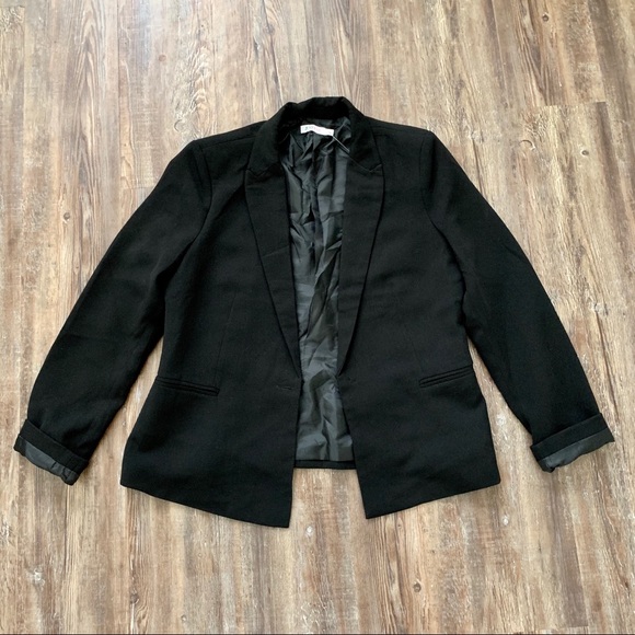 🔥 JustFab Tailored Classic Blazer - Picture 1 of 8